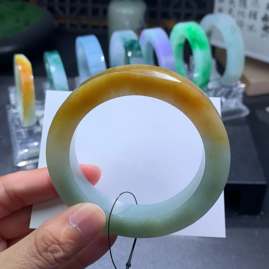 未镶嵌手镯定制翡翠