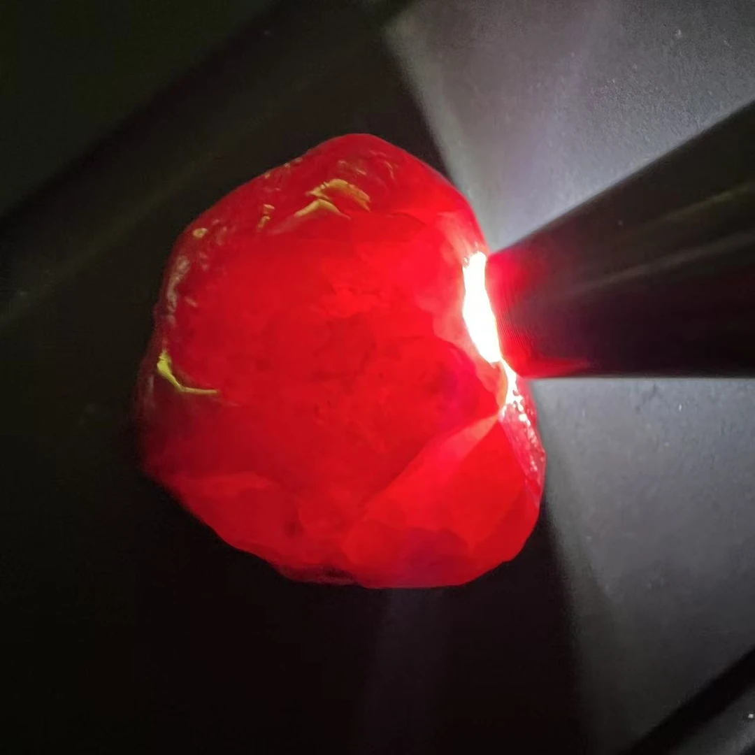 天然辰砂吊坠无根砂狗头砂天然原矿晶体全透老砂男女毕业收藏级