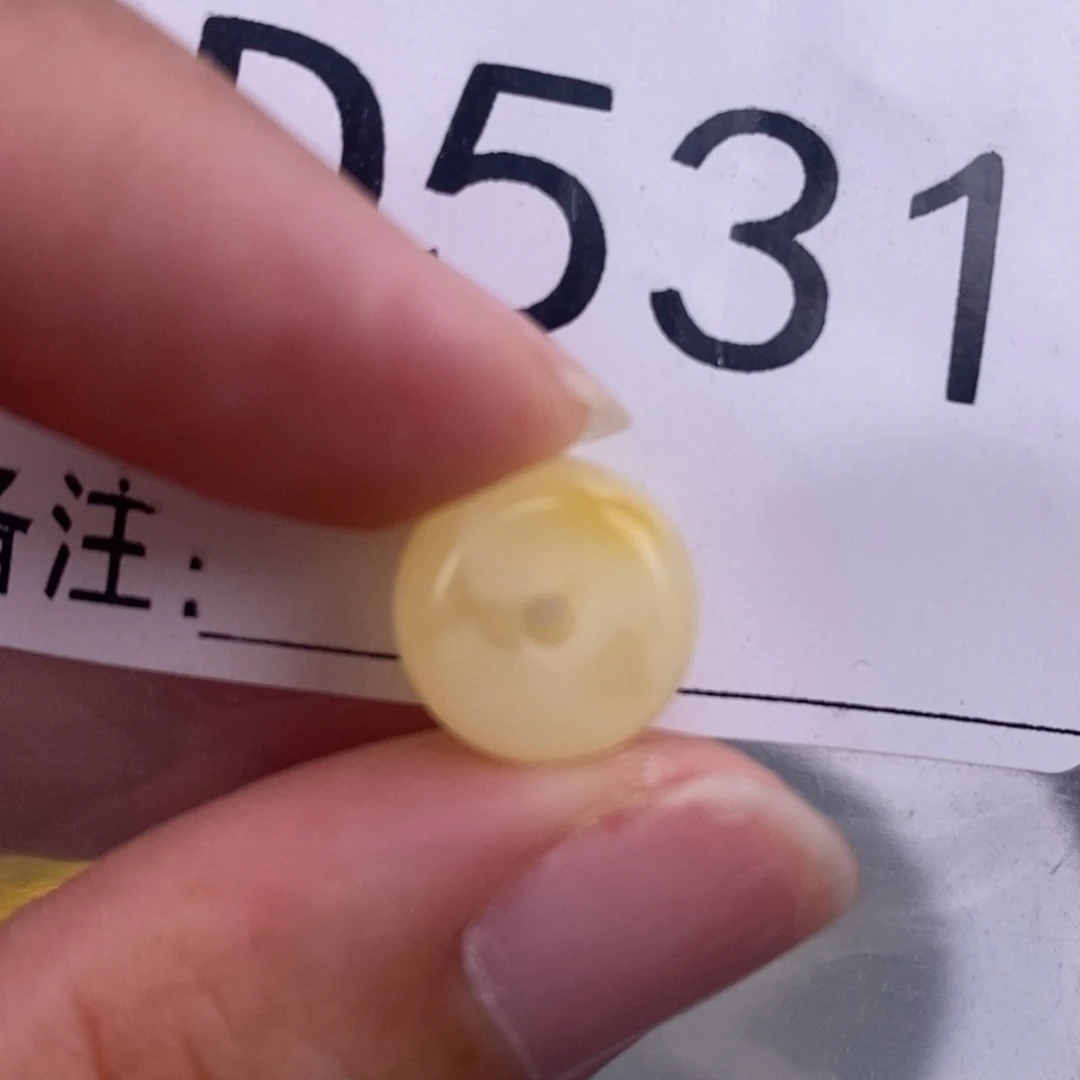 琥珀未镶嵌珠宝奇石11
