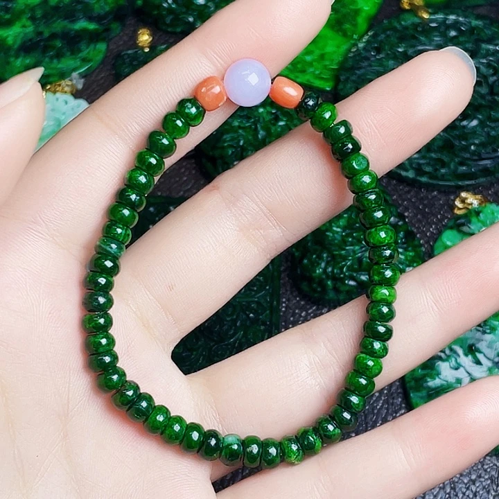 翡翠未镶嵌颈饰多样性