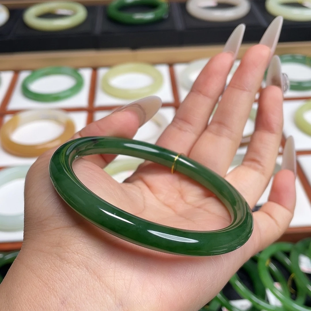 希***希和田玉未镶嵌手镯60