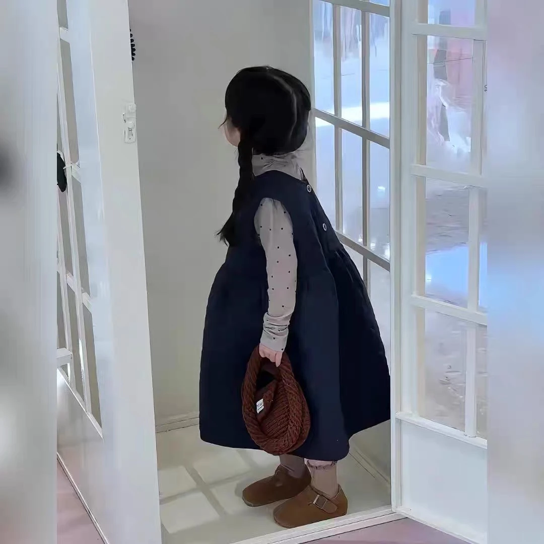 藏青棉背心裙+波点打底