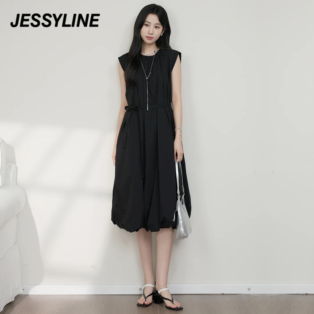 jessyline 2025夏季新款 杰茜莱黑色连衣裙简约优雅小黑裙千金风