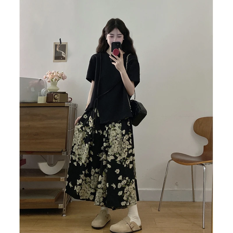 大码女装暗黑风带子装饰不规则短袖+高腰宽松大阔腿裙裤洋气套装