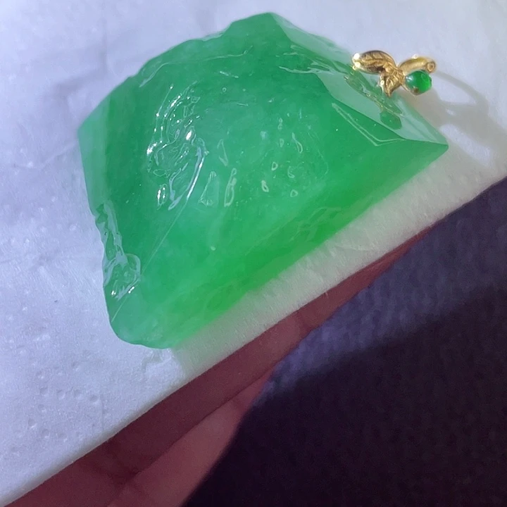 翡翠18K金镶嵌颈饰翡翠