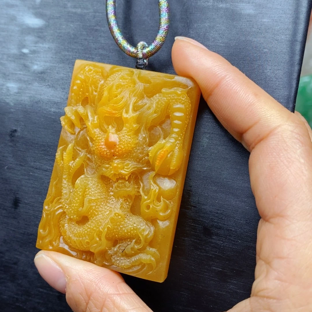 石英质玉（黄龙玉）颈饰未镶嵌