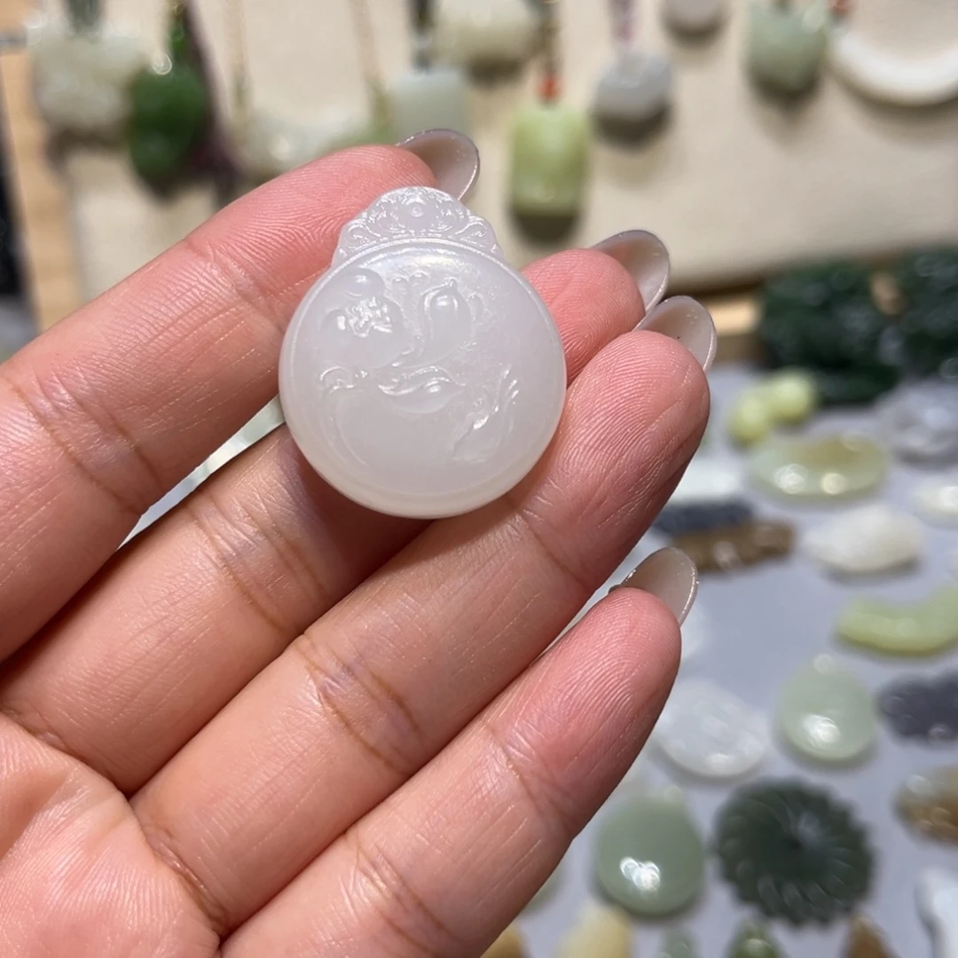 颈饰未镶嵌和田玉