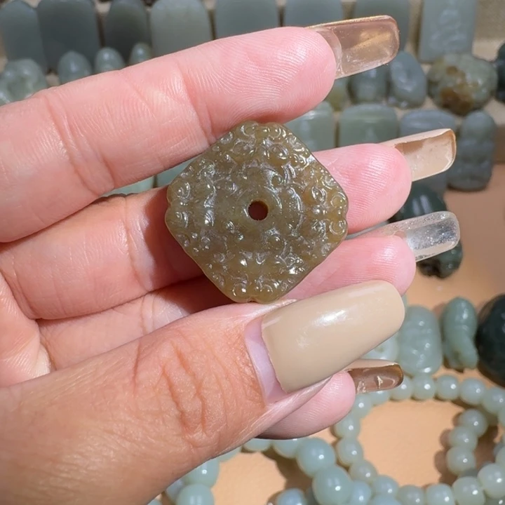 和田玉未镶嵌挂件