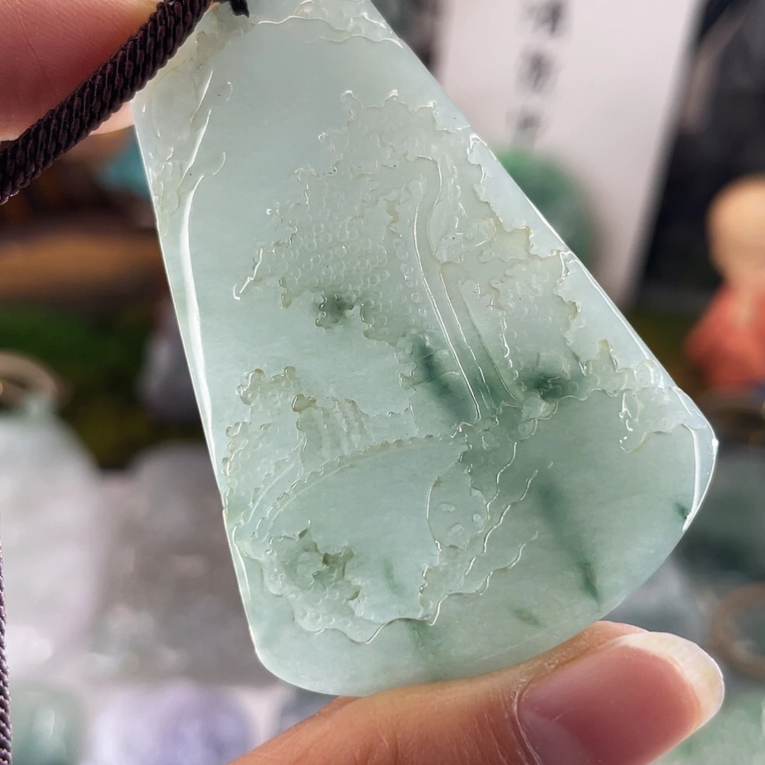 翡翠未镶嵌颈饰山水牌