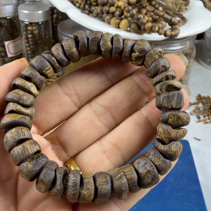 沉香沉香碎屑奇楠单圈17克，卡1，2