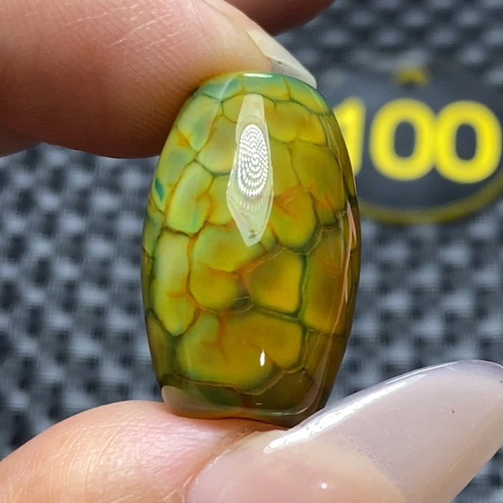 赵***依未镶嵌颈饰玛瑙/玉髓
