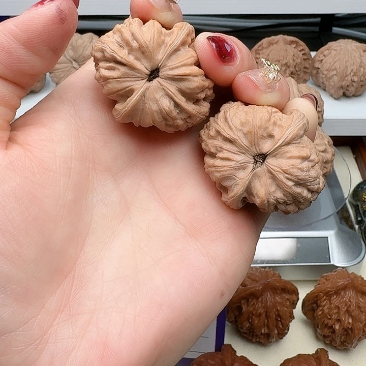 文玩核桃吊坠35全品毕业对赤龙鸡心