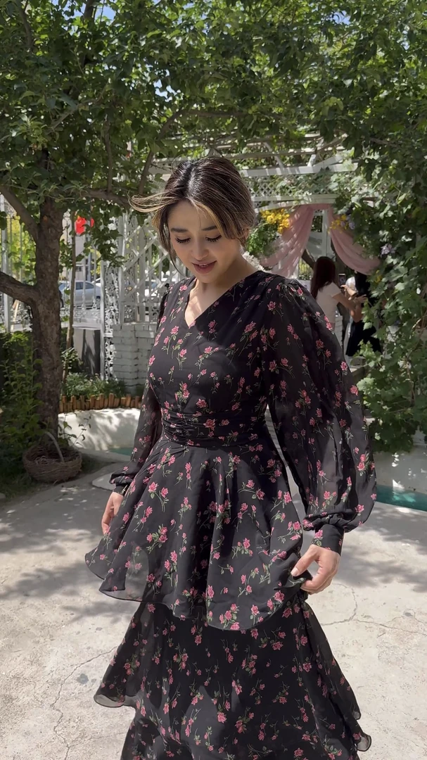 【beyaz】原创小碎花收腰连衣裙