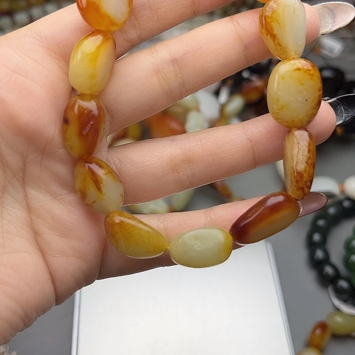 和田玉（糖玉）未镶嵌手链