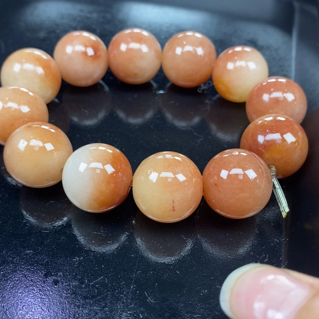 未镶嵌石英质玉（黄龙玉）颈饰