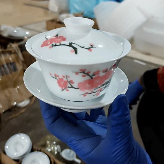 瓷片陶瓷盘子碗啥都有