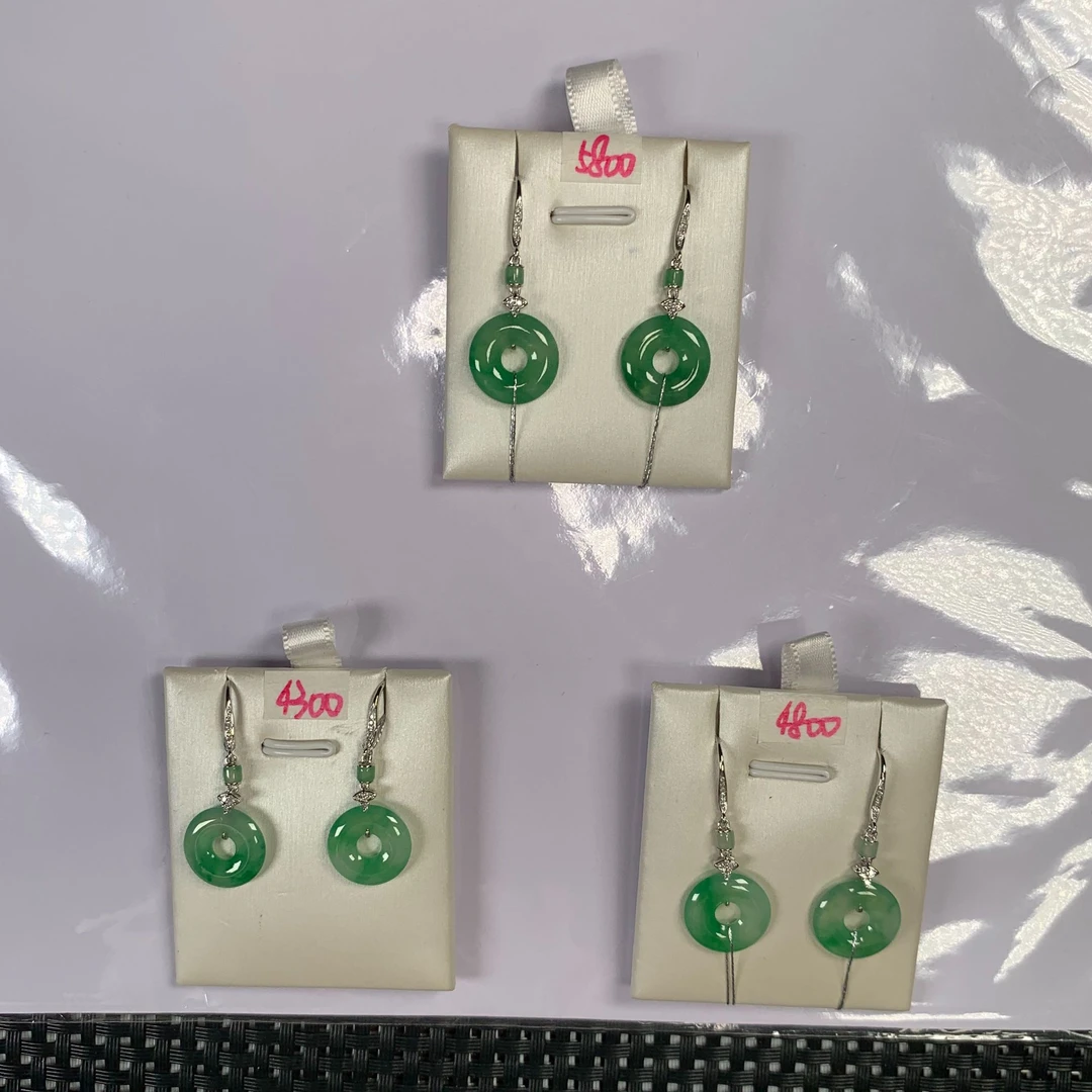 翡翠A货18K金镶嵌甜甜圈耳环多样性发货，发一件