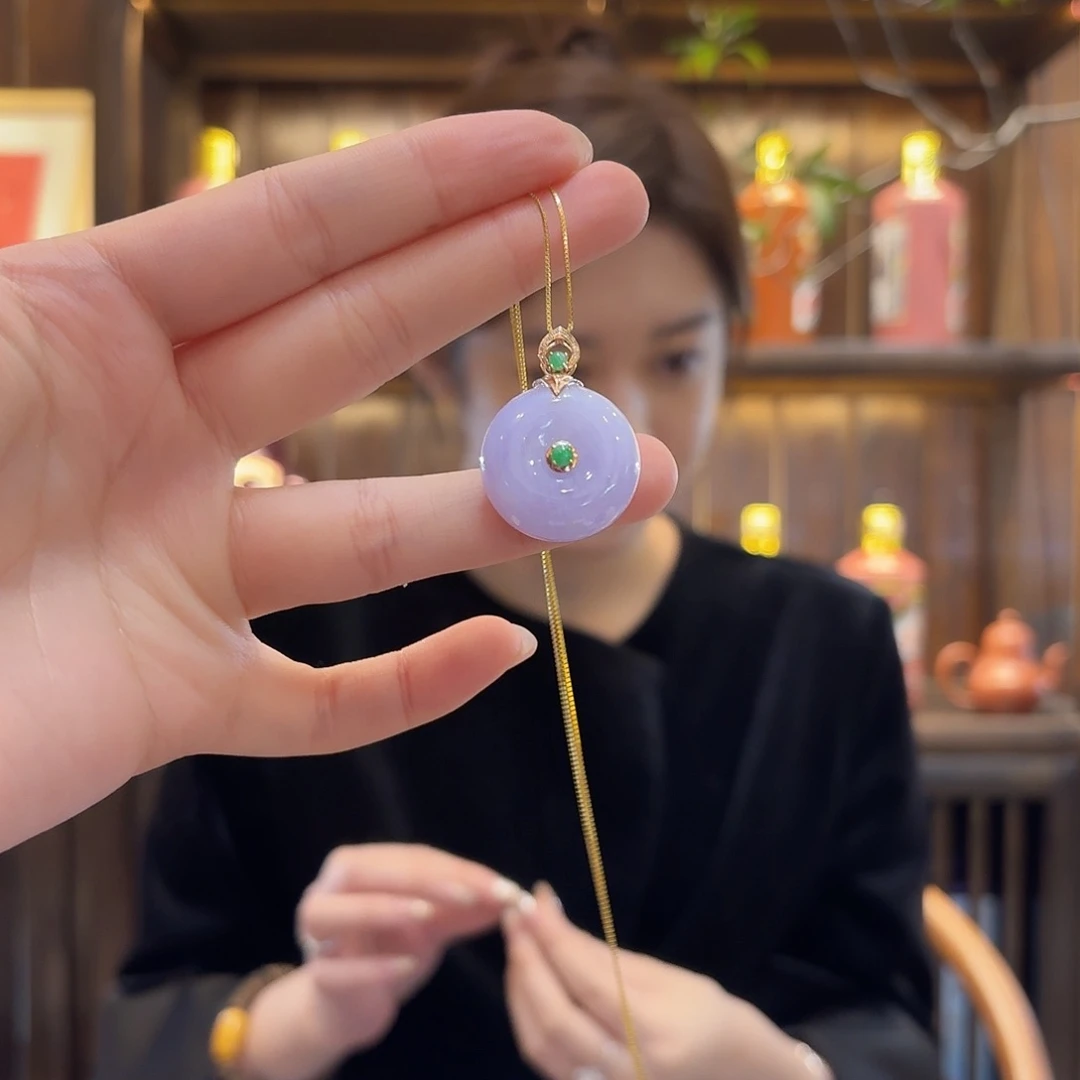 翡翠吊坠(赠链)18K金镶嵌