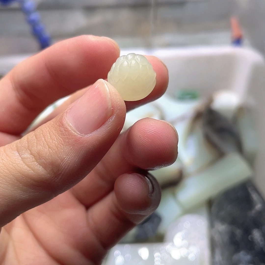 定制和田玉挂件未镶嵌