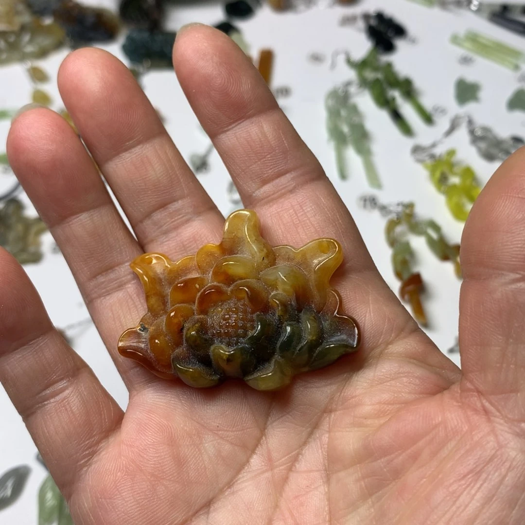 蛇纹石玉耳环未镶嵌