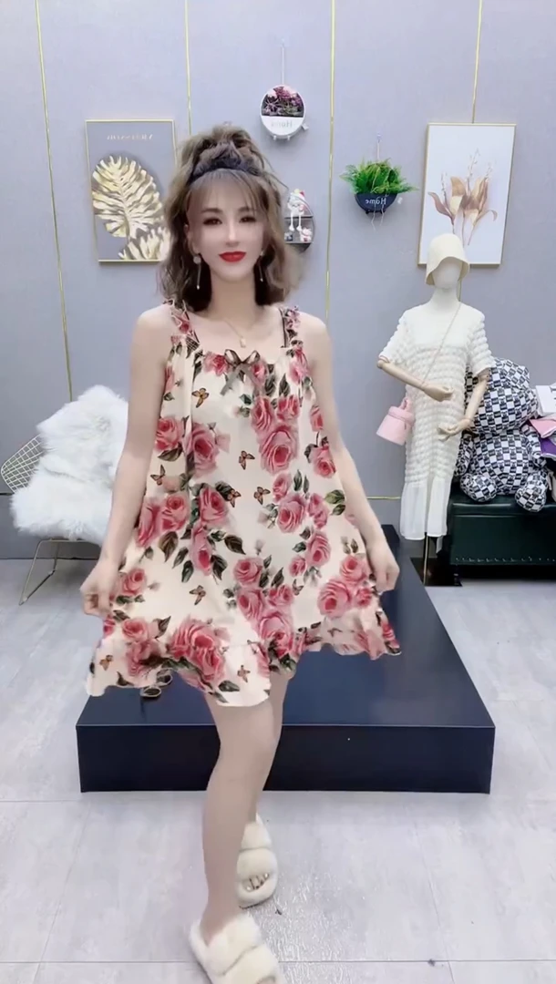 新款洋气吊带宽松睡裙女