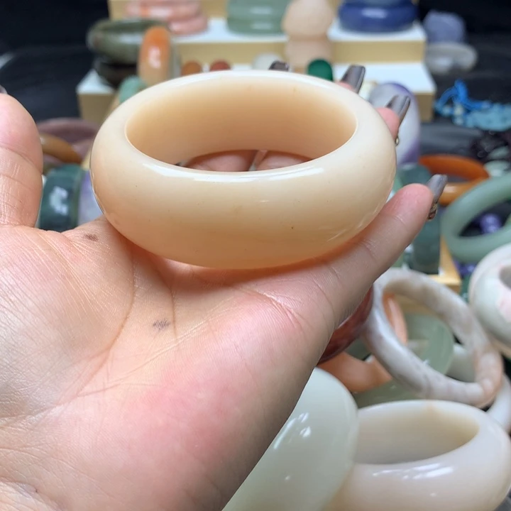 未镶嵌手镯石英质玉y****g