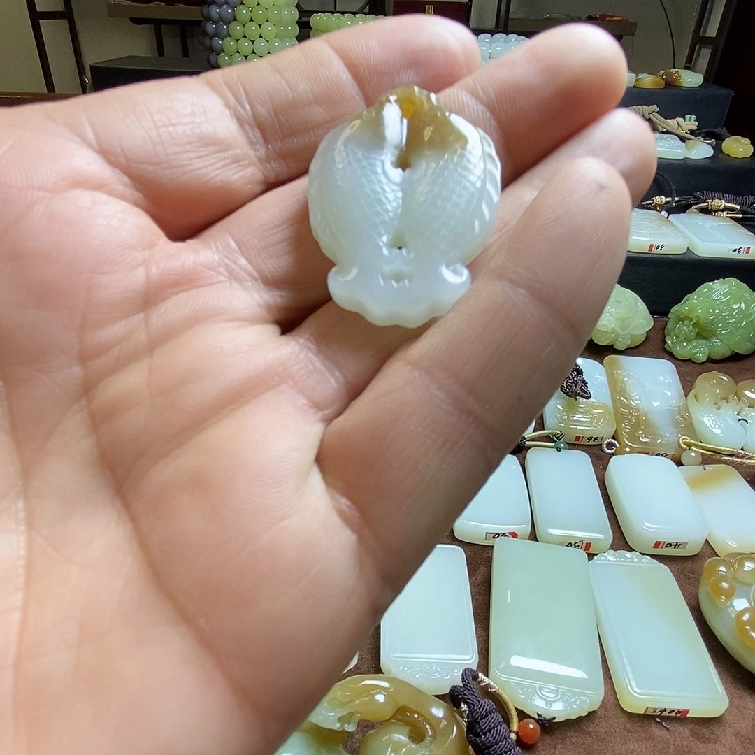 和田玉未镶嵌吊坠(不含链)