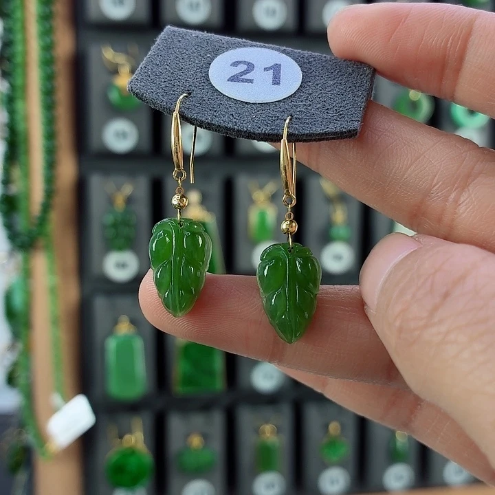 和田玉18K金镶嵌耳饰