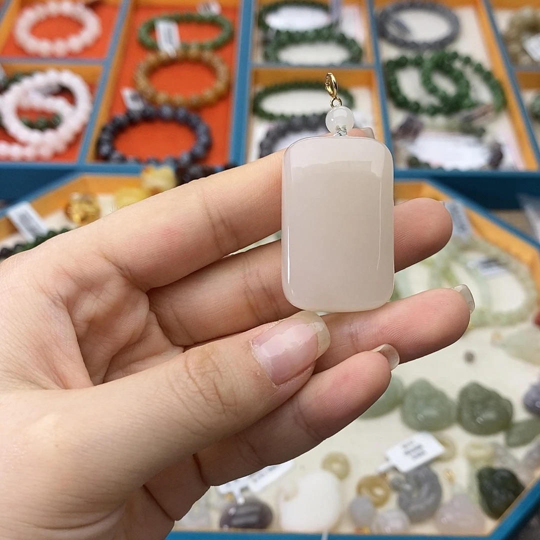 和田玉未镶嵌颈饰w40老料藕粉无事牌