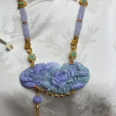 翡翠颈饰未镶嵌天然