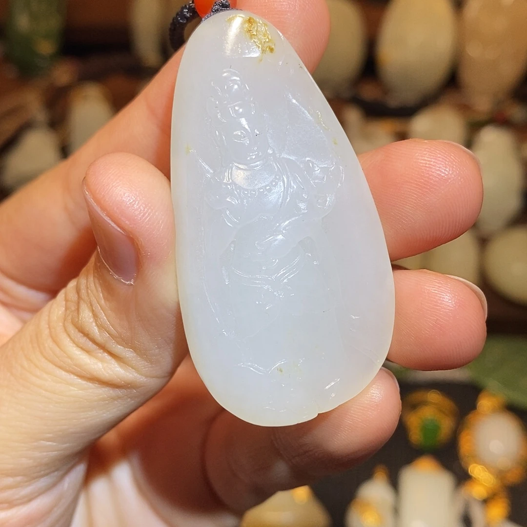灿***了颈饰未镶嵌和田玉