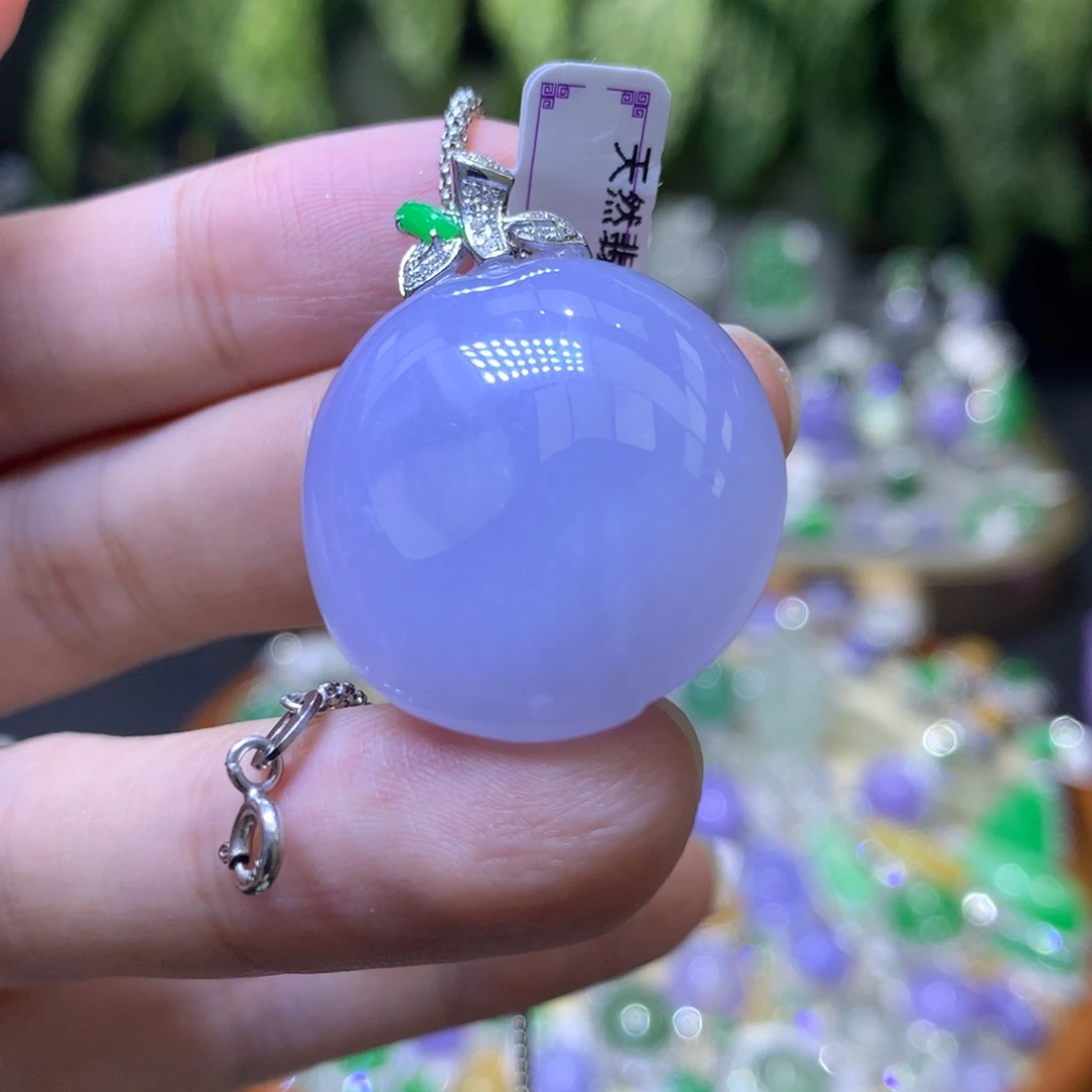 颈饰18K金镶嵌翡翠