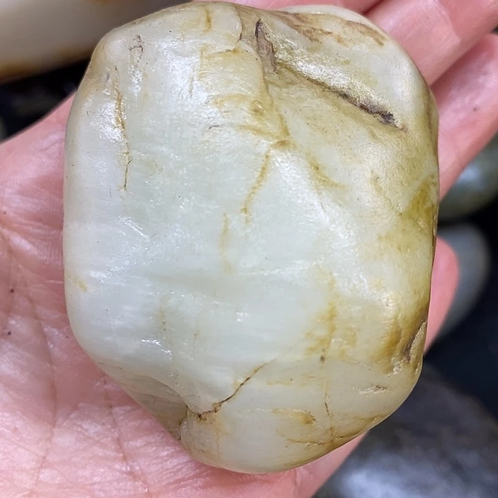 玉***铭和田玉（糖玉）未镶嵌挂件