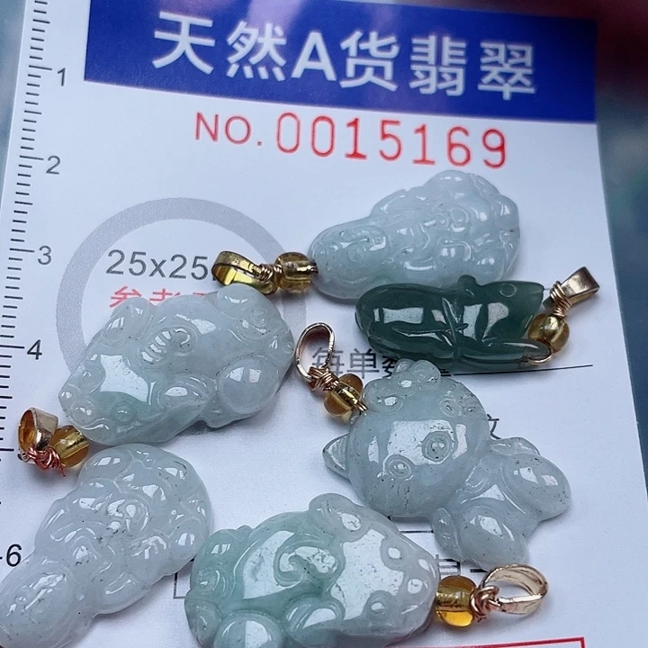 吊坠(不含链)未镶嵌翡翠