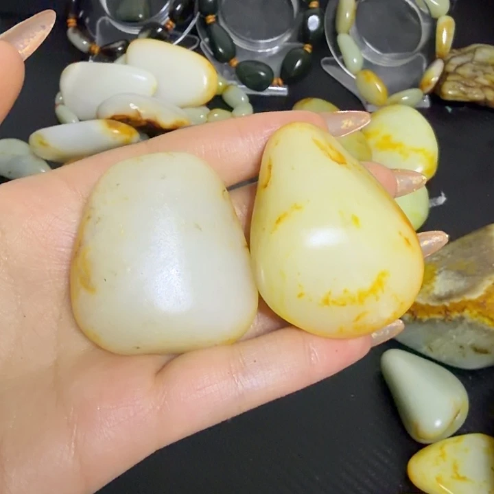 古***赏和田玉未镶嵌挂件