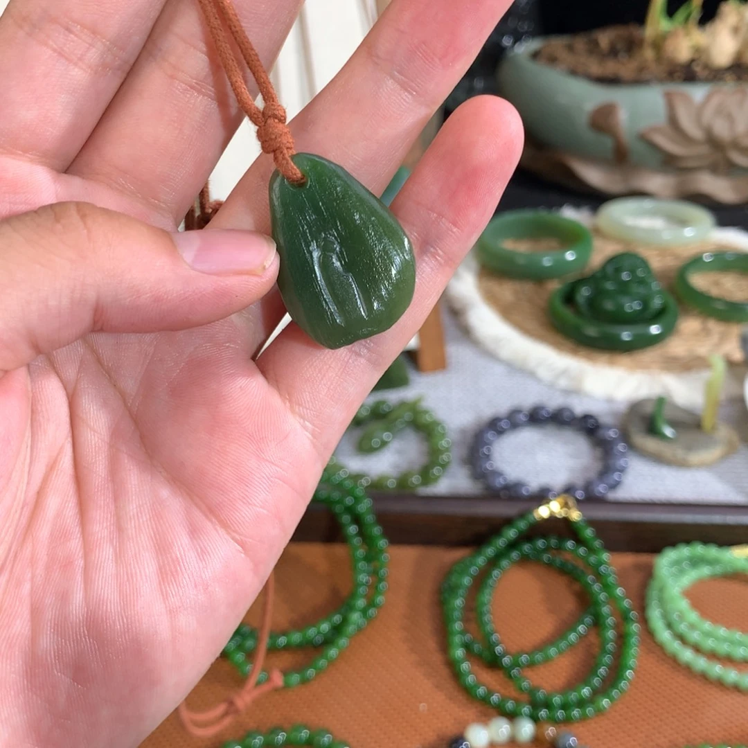 颈饰未镶嵌和田玉