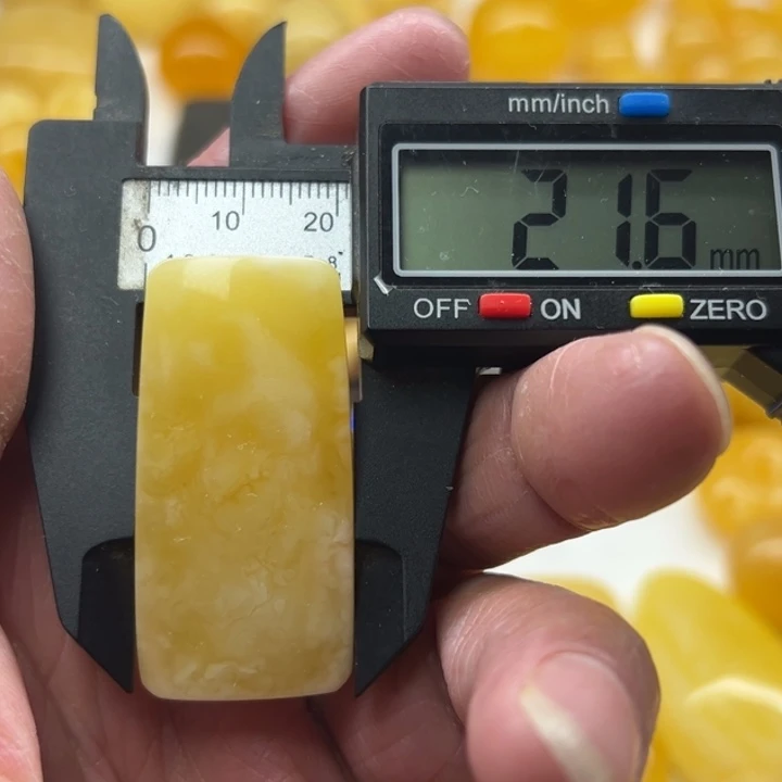 琥珀（矿物珀）未镶嵌裸石