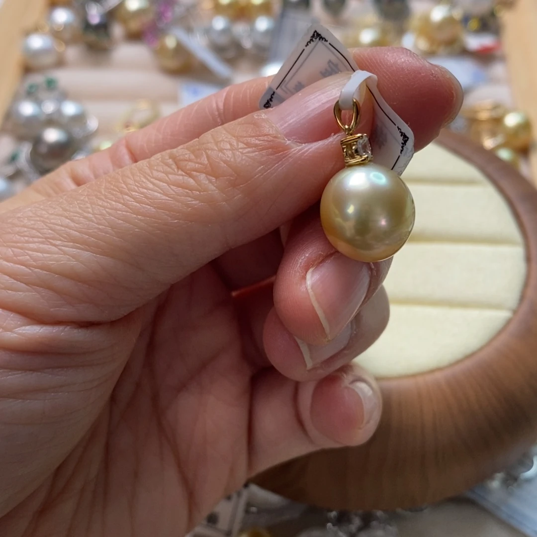 海水珍珠颈饰18K金镶嵌