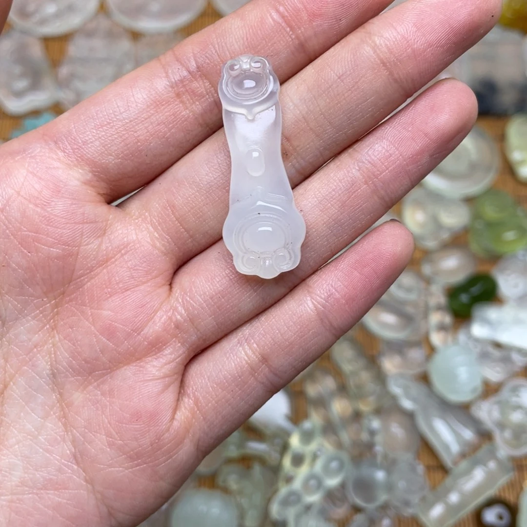 未镶嵌蛇纹石玉颈饰