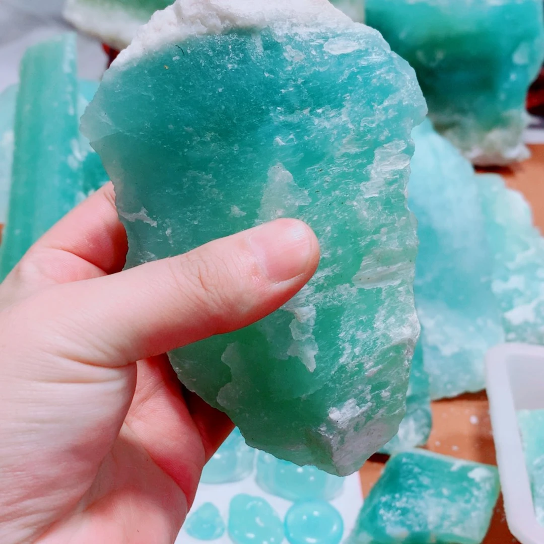 未镶嵌蛇纹石玉珠宝奇石