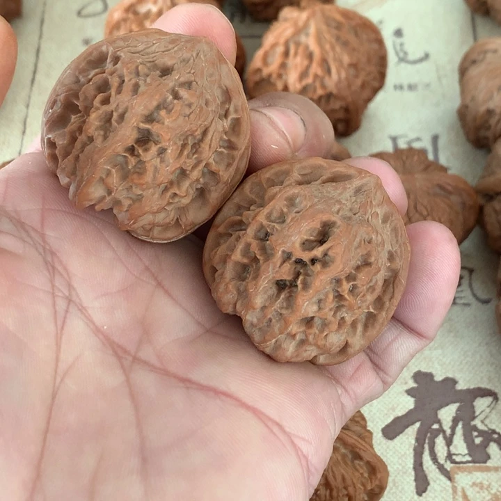 文玩核桃吊坠野牛狮子头