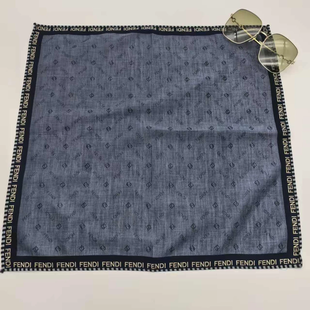 95新 FENDI/芬迪  海囤/芬迪/丝巾/yy13748