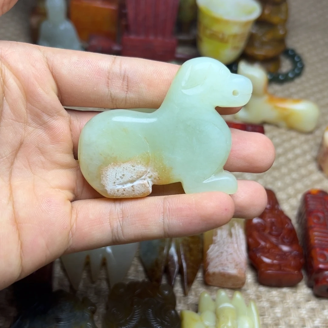 未镶嵌蛇纹石玉颈饰