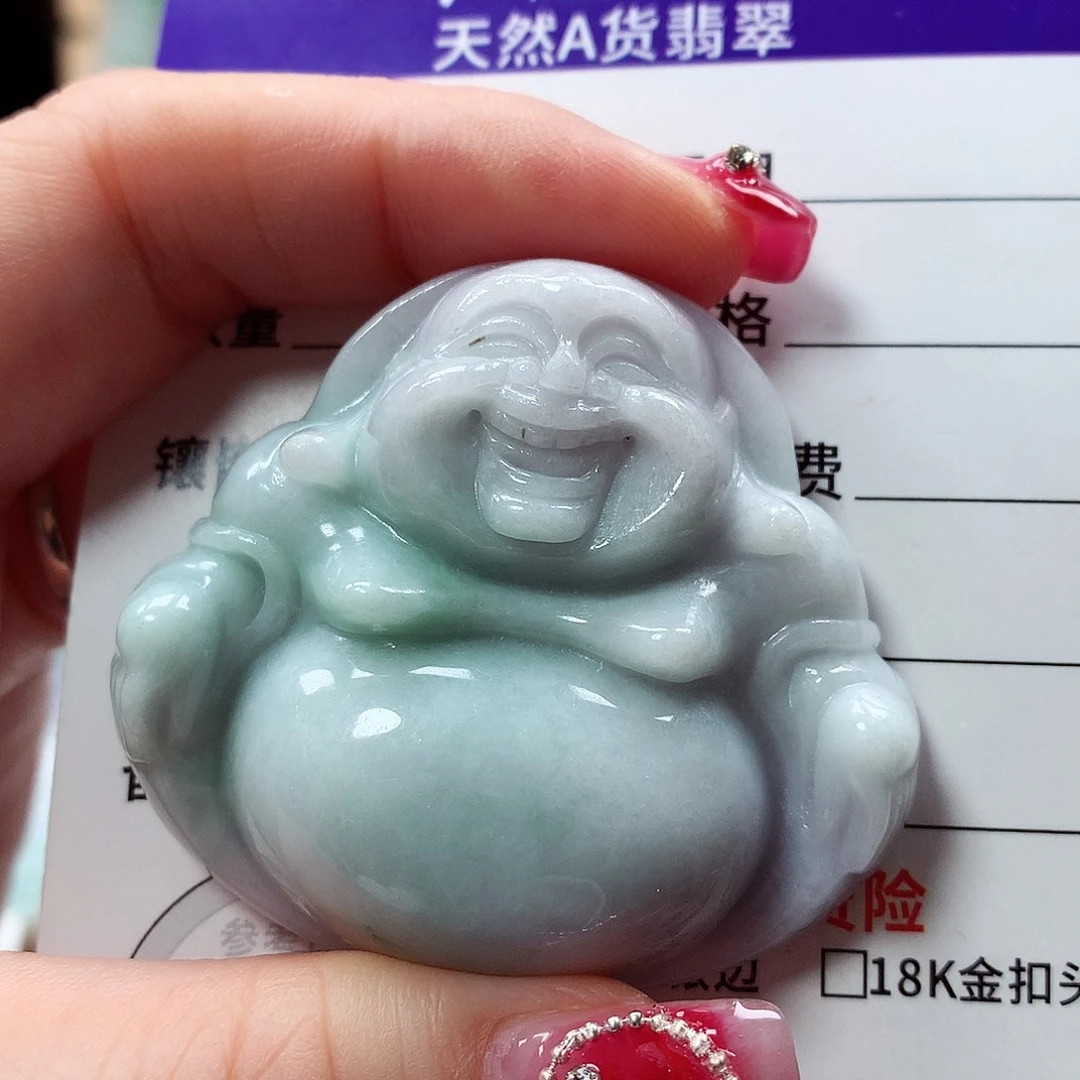 翡翠颈饰未镶嵌佛公，有瑕疵，介意勿拍