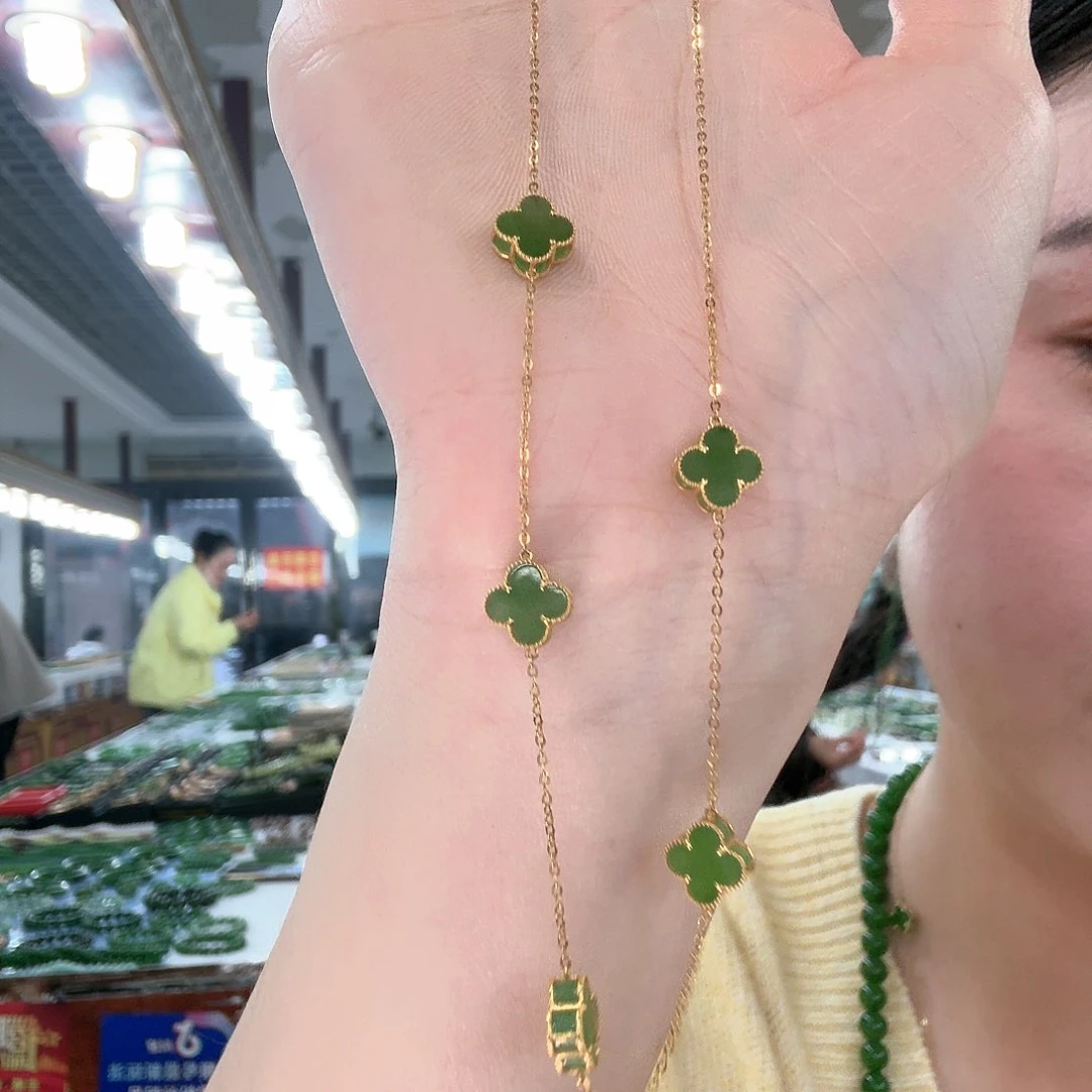 和田玉颈饰18K金镶嵌