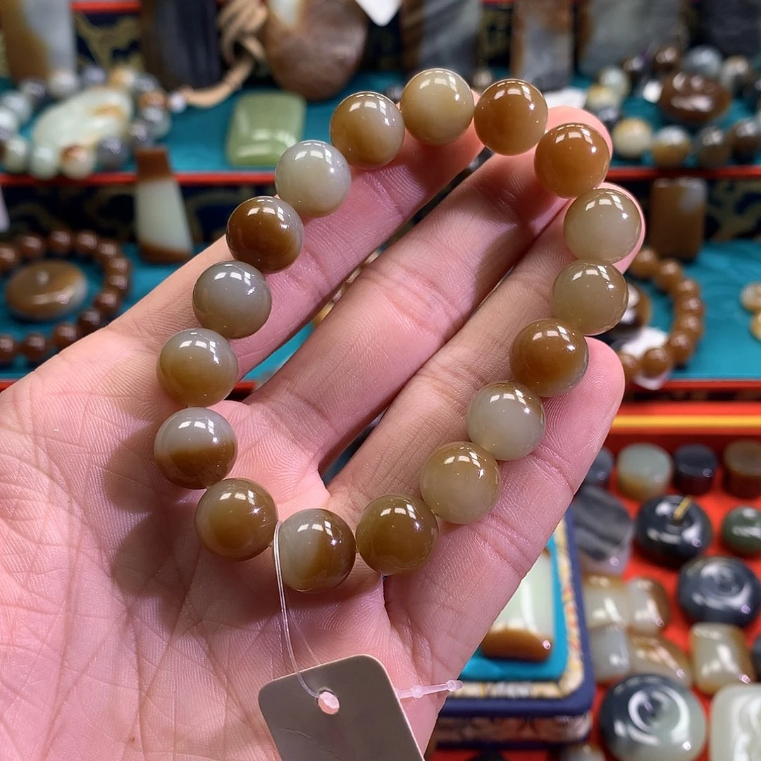 似***狼和田玉（糖玉）未镶嵌手链