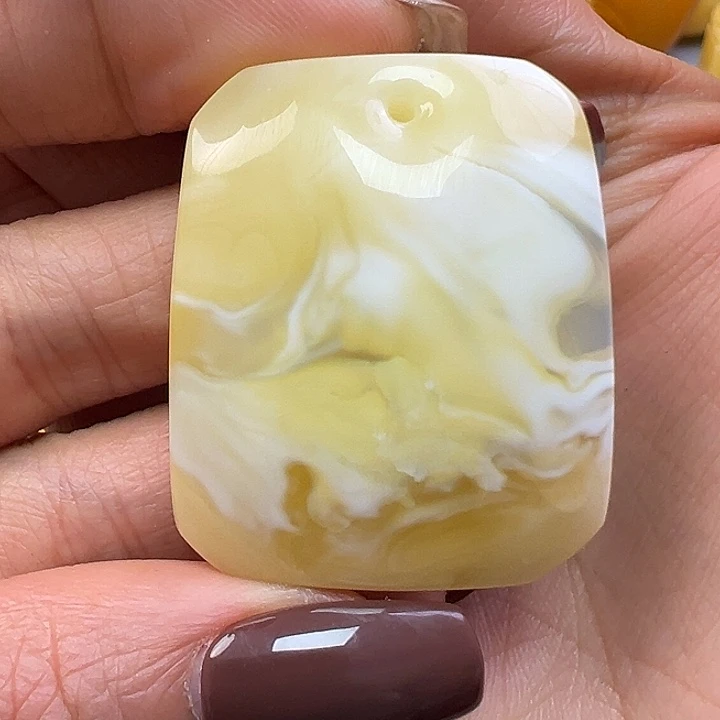 小****蜜蜡未镶嵌珠宝奇石