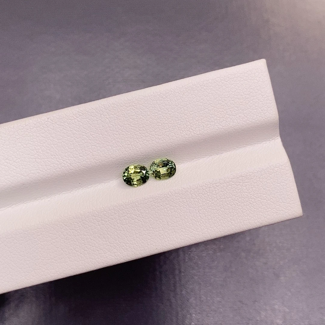 裸石蓝宝石1克拉 4*5mm