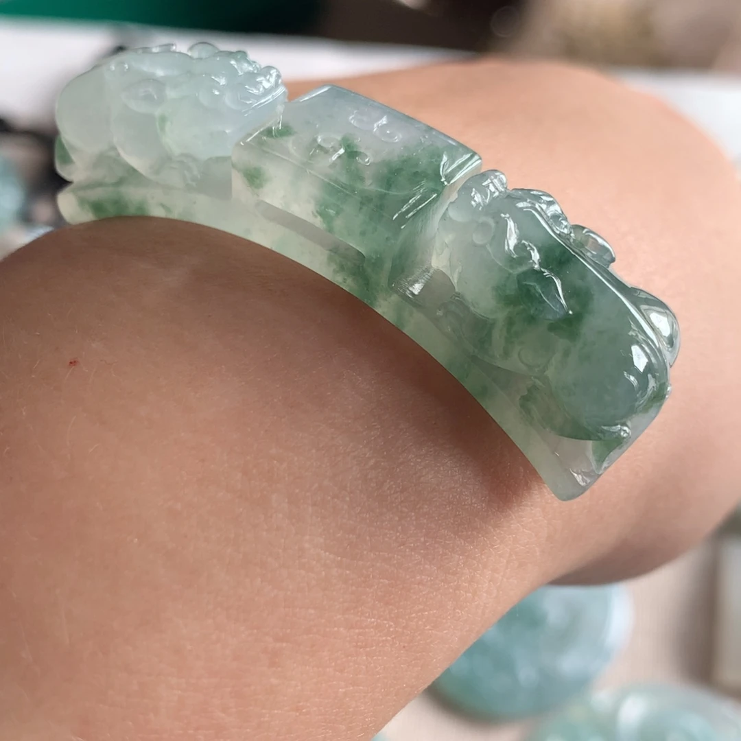 翡翠未镶嵌吊坠(不含链)翡翠