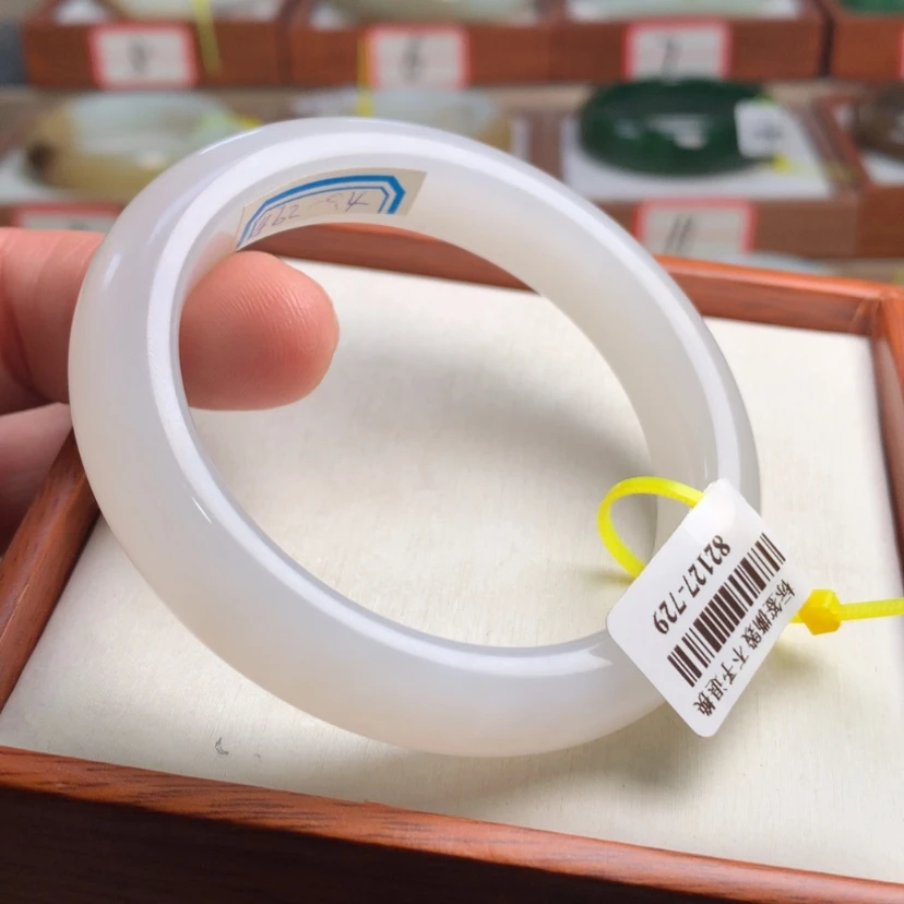 【闪购商品】和田玉手镯未镶嵌56.6